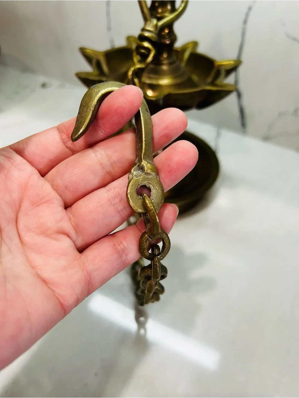 Antique-Style Brass Oil Lamp - Golden Brown Decorative Home Accent